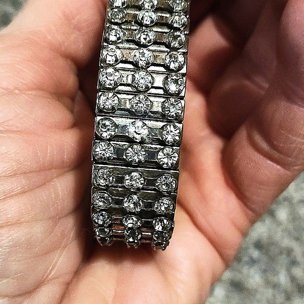 VINTAGE 60s 3-ROW RHODIUM PLALTED PRONG SET RHINESTONE EXPANDABLE 6-7" BRACELET - Picture 7 of 9